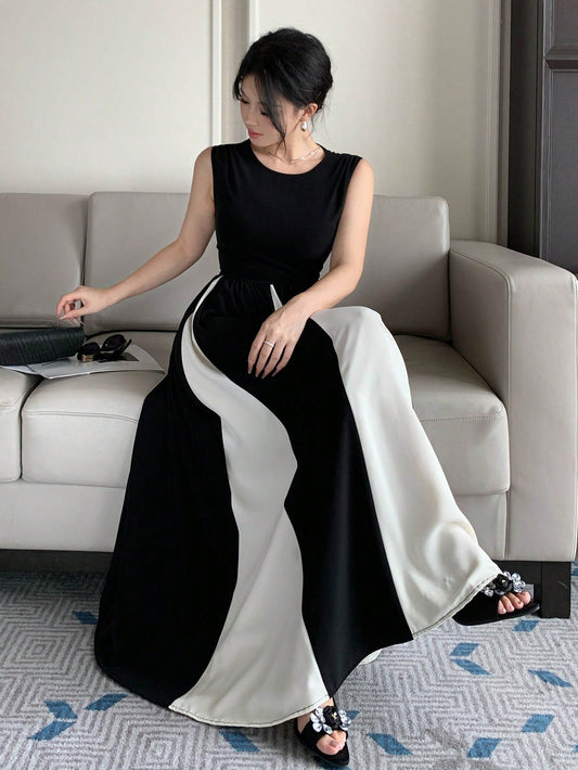 Robe mi-longue sans manches à blocs de couleurs noir et blanc pour le printemps et l'été