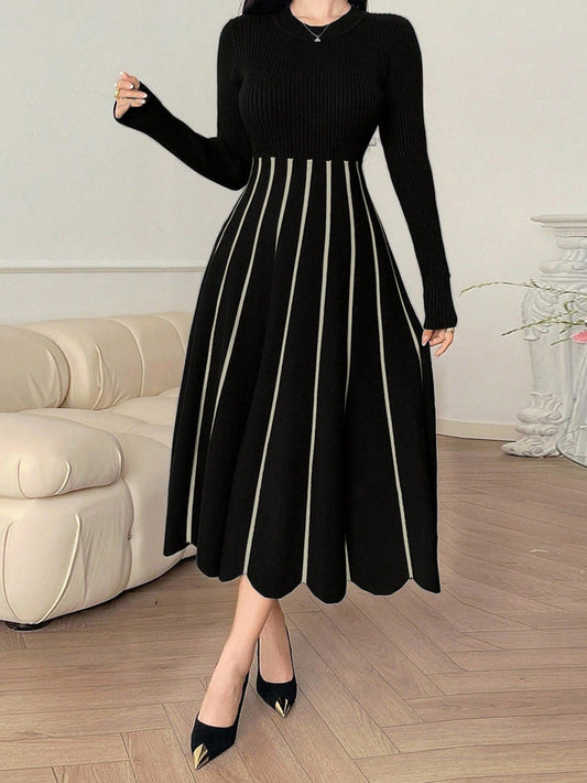 Robe élégante en tricot à rayures color black, automne/hiver