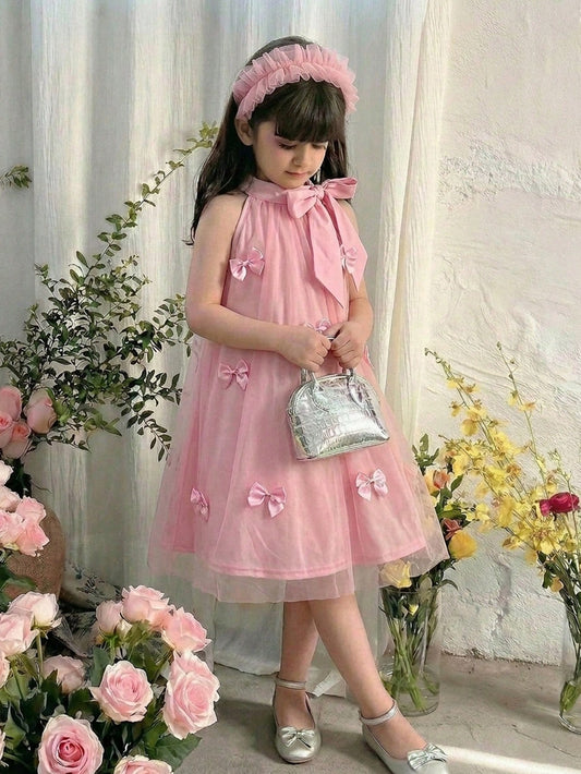 Robe princesse avec motif floral jacquard élégant pour fille.